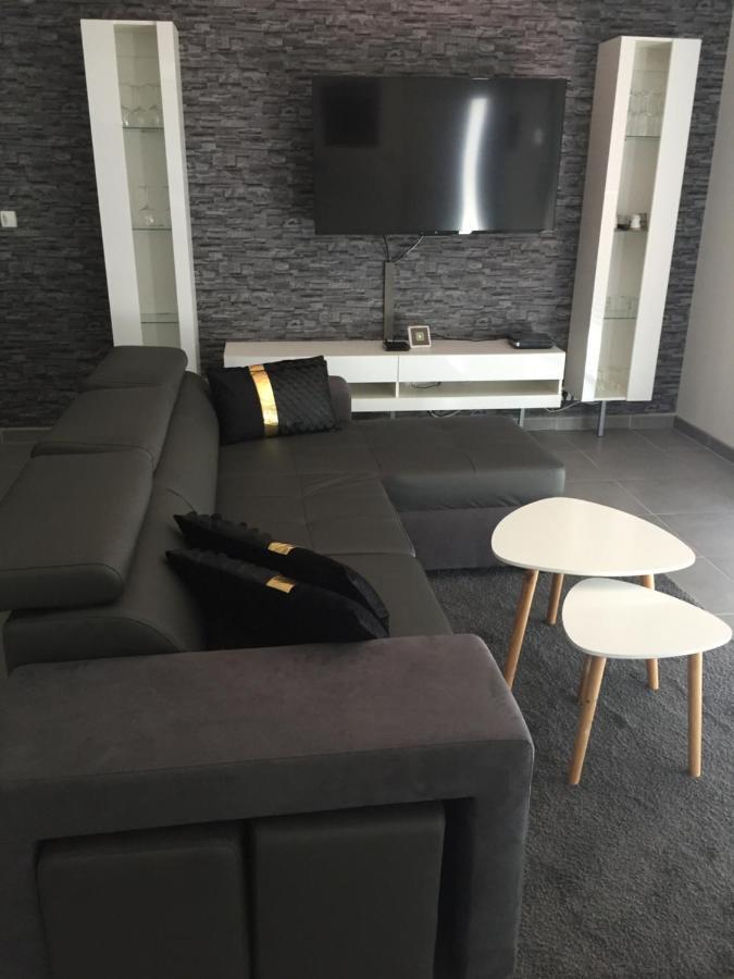 Villa Privative 3 Et Piscine Priv Pres *