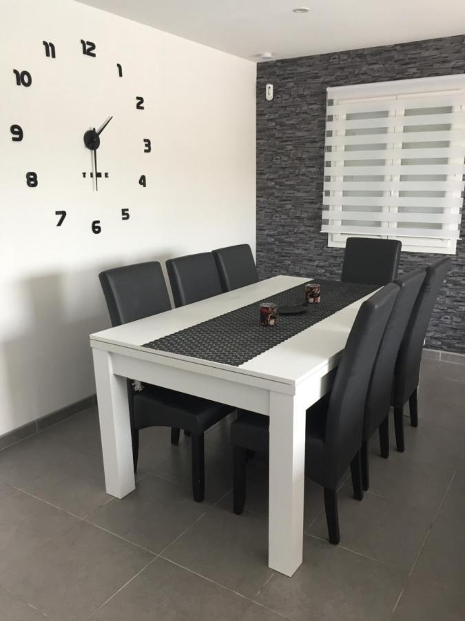 Villa Privative 3 Et Piscine Priv Pres *